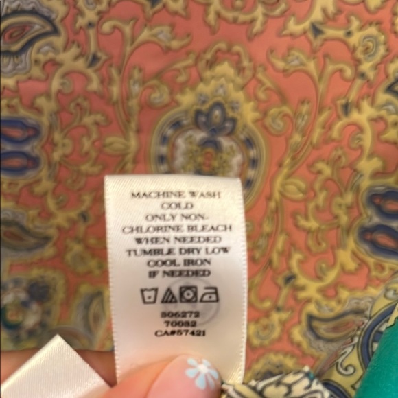 Ann Taylor Vibrant Green Paisley Women's Top - Picture 4 of 5